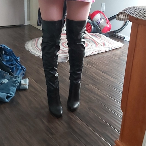 Over the knee boots EUC - Picture 11 of 11